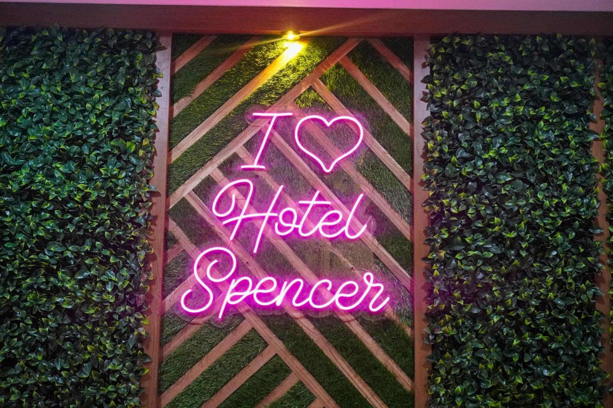 Hotel Spencer-Нави Мумбаи Экстерьер фото
