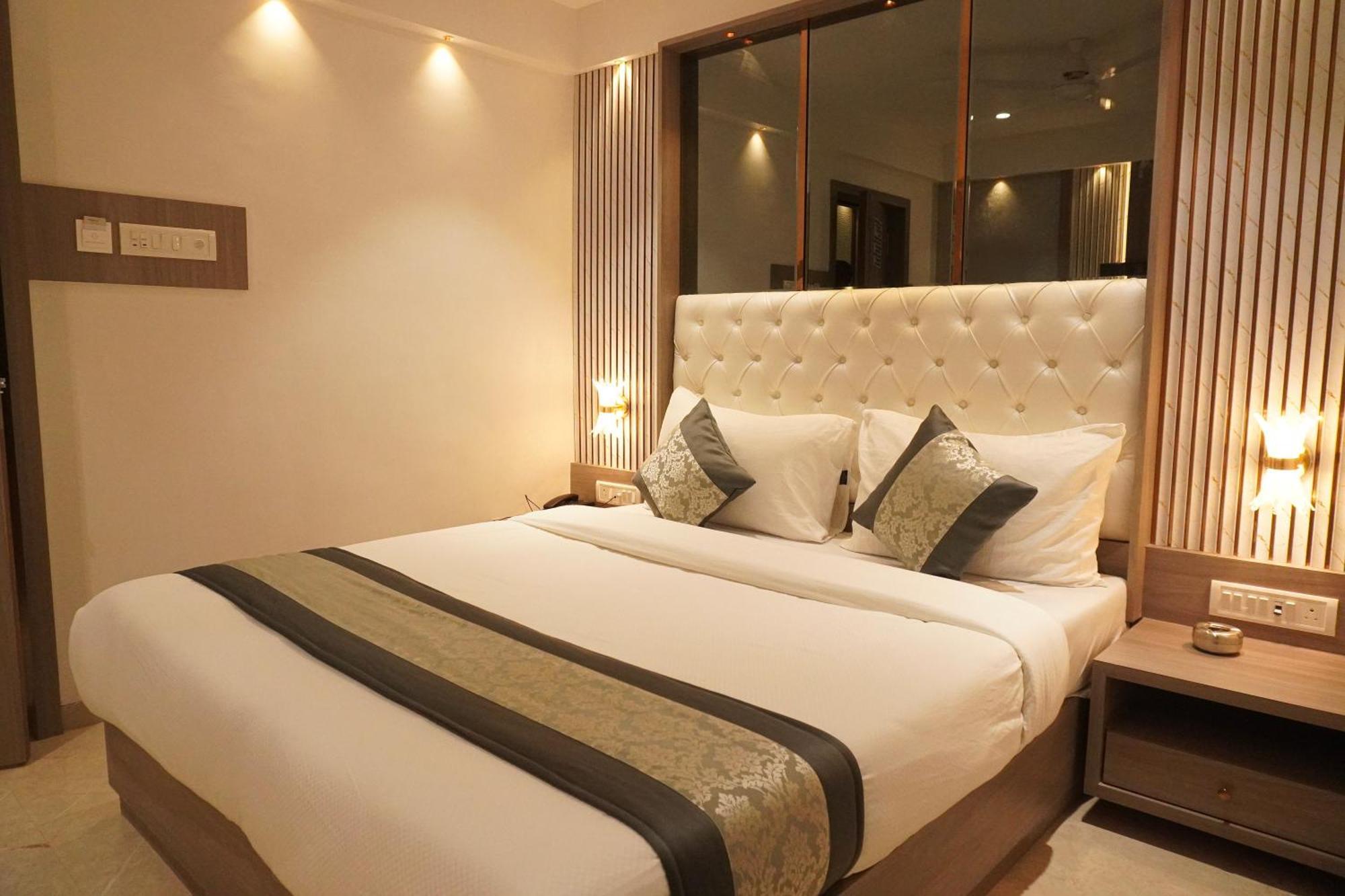 Hotel Spencer-Нави Мумбаи Экстерьер фото